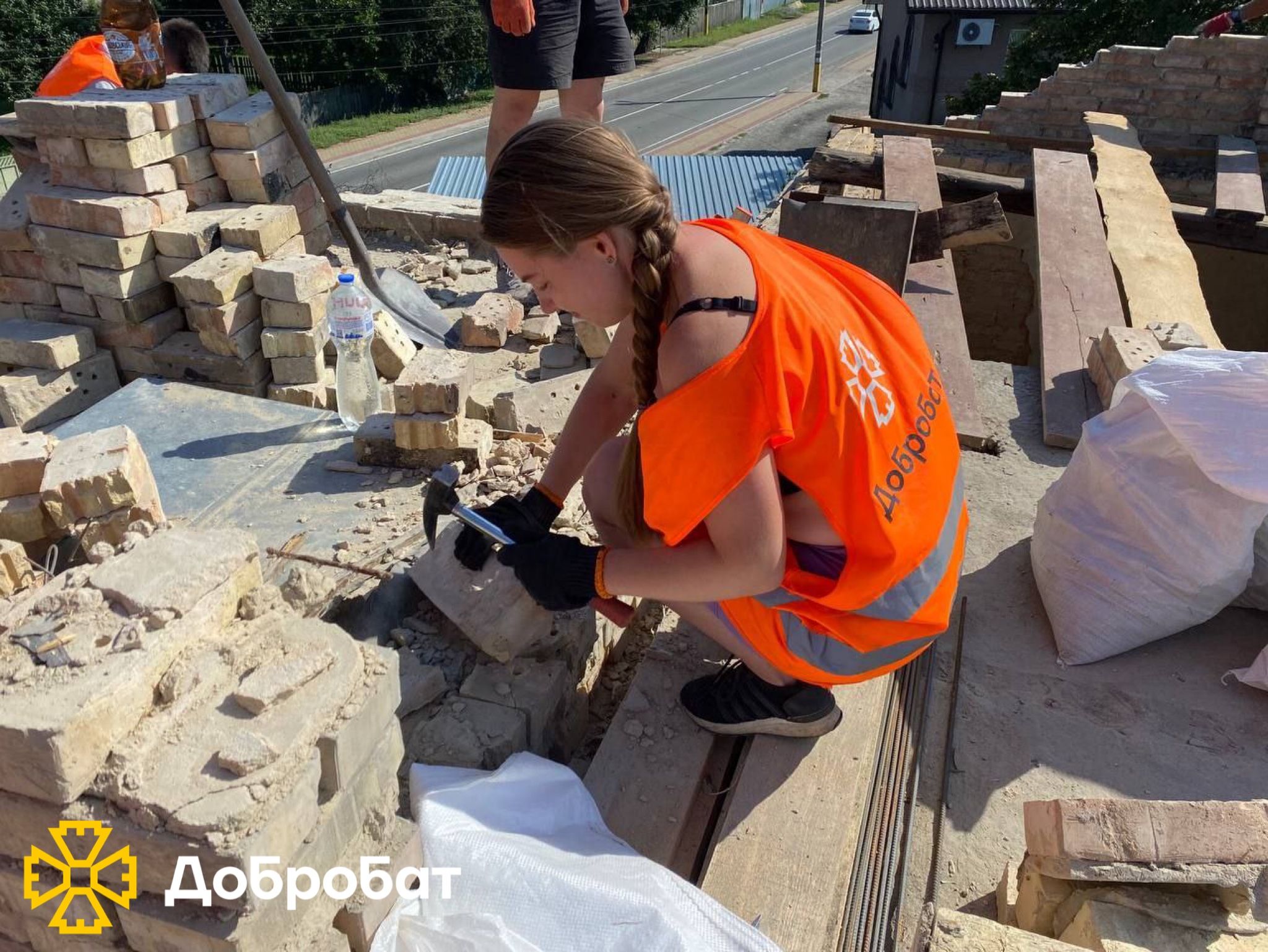 Відбудовуємо країну, надихаючись українською музикою, та відзначаємо найактивніших волонтерів