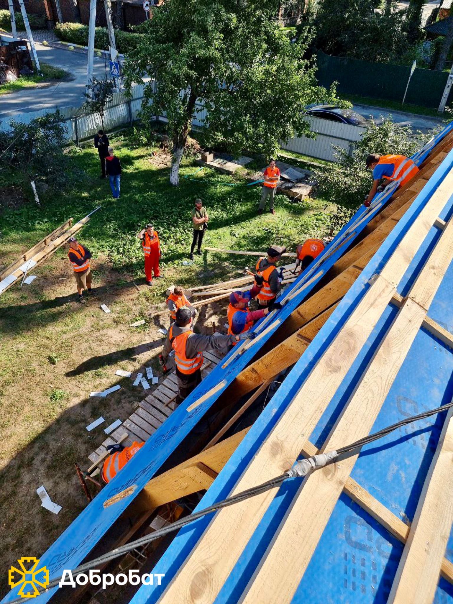 Понад 320 волонтерів долучилися до нагальної відбудови: звітуємо про тиждень у «Добробаті»
