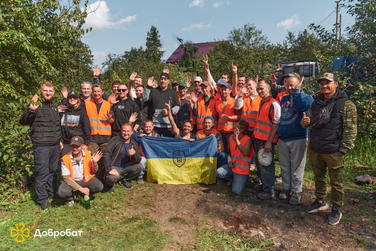 Volunteer construction battalion holds the reconstruction frontline: about 300 volunteers joined to help at the sites