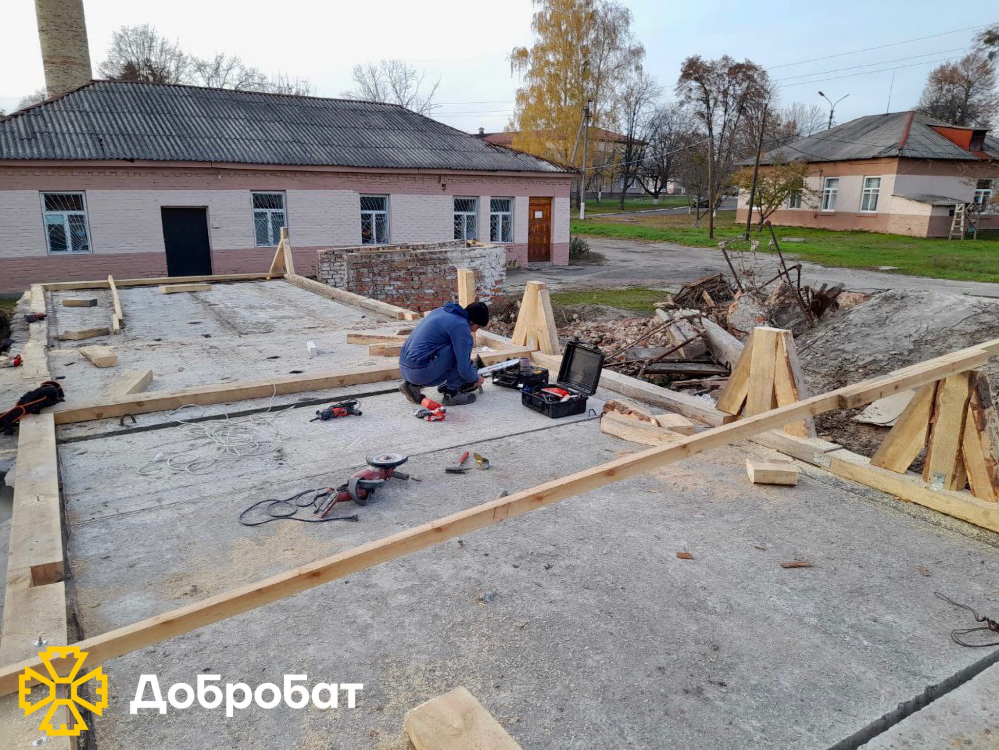 Despite bad weather conditions, Dobrobat tirelessly and urgently restores the homes of Ukrainians: this week’s latest news.