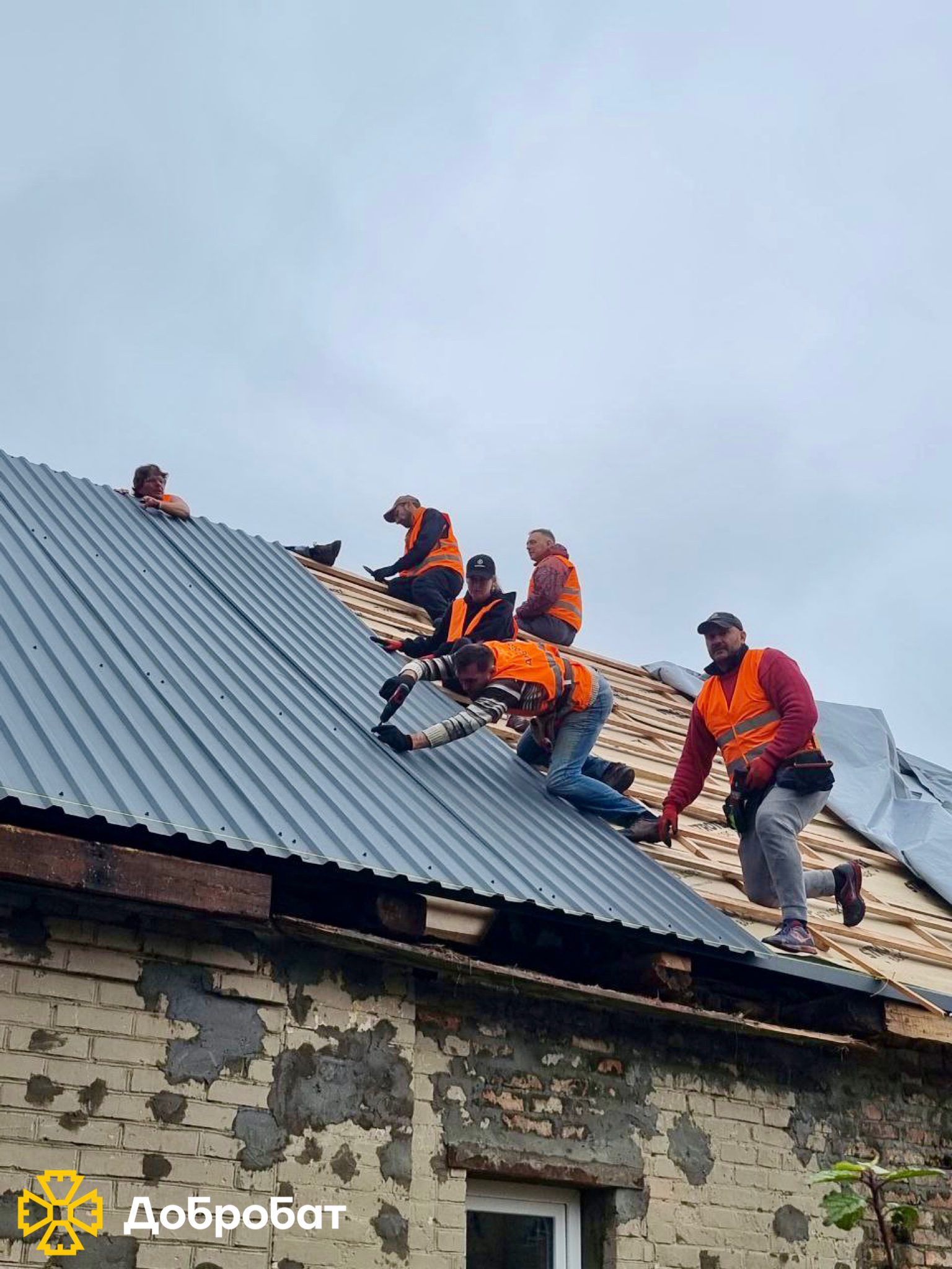Despite bad weather conditions, Dobrobat tirelessly and urgently restores the homes of Ukrainians: this week’s latest news.