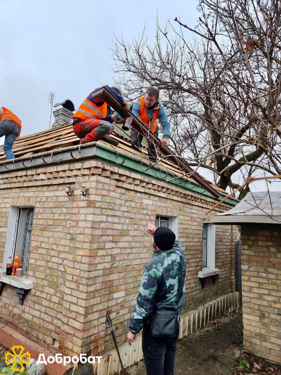 We invite you to join the ranks of the Kherson construction battalion “Dobrobat” and present a weekly report on the reconstruction.