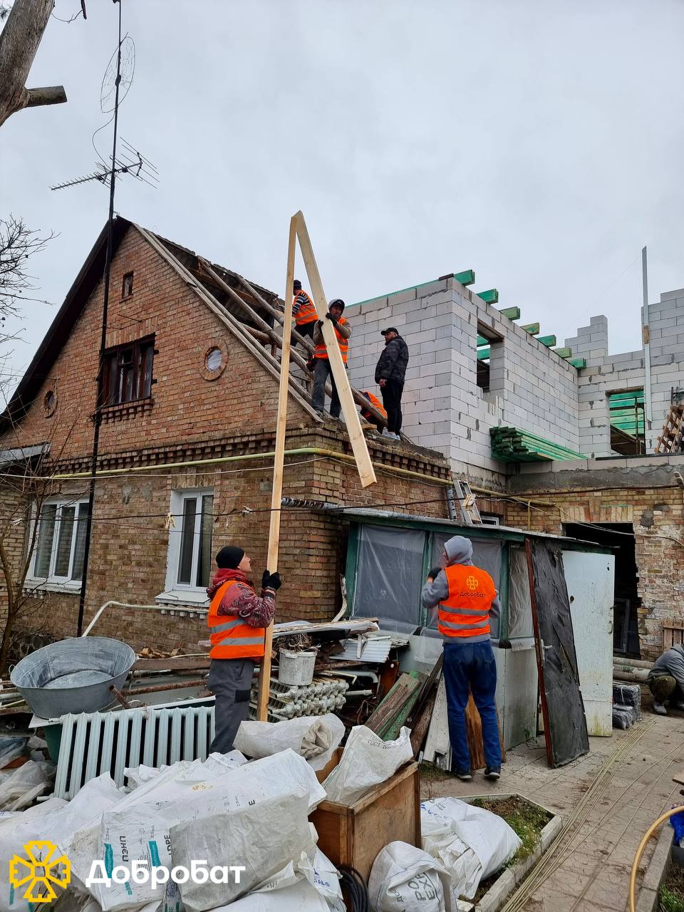 430 volunteers helped with reconstruction at 35 sites: a record-breaking week in Dobrobat