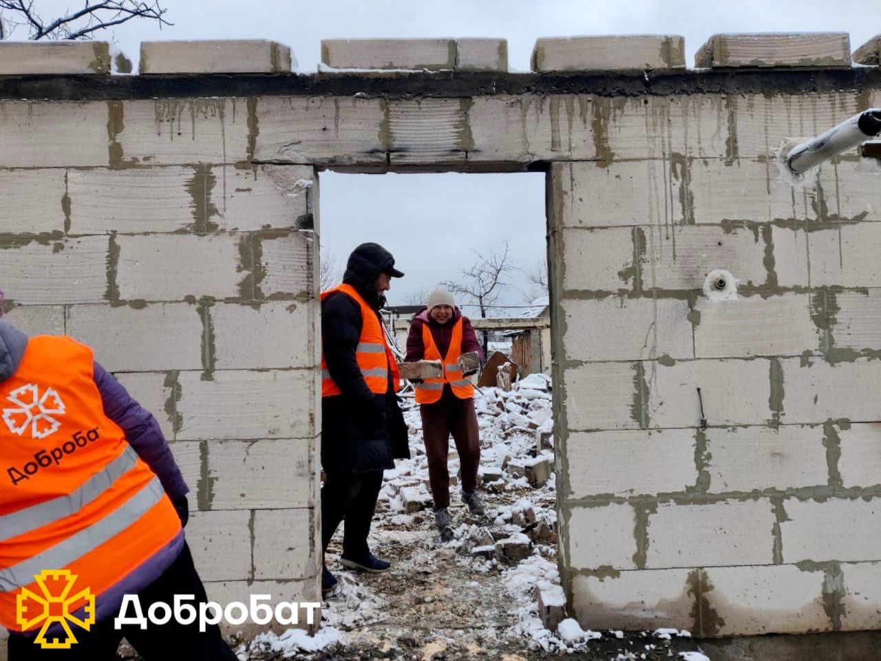 430 volunteers helped with reconstruction at 35 sites: a record-breaking week in Dobrobat