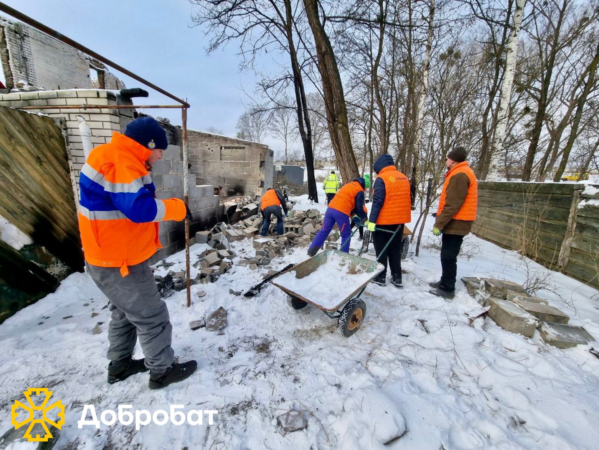 Понад 260 волонтерів нагально відновлювали об’єкти у п’яти регіонах: про тиждень «Добробату»