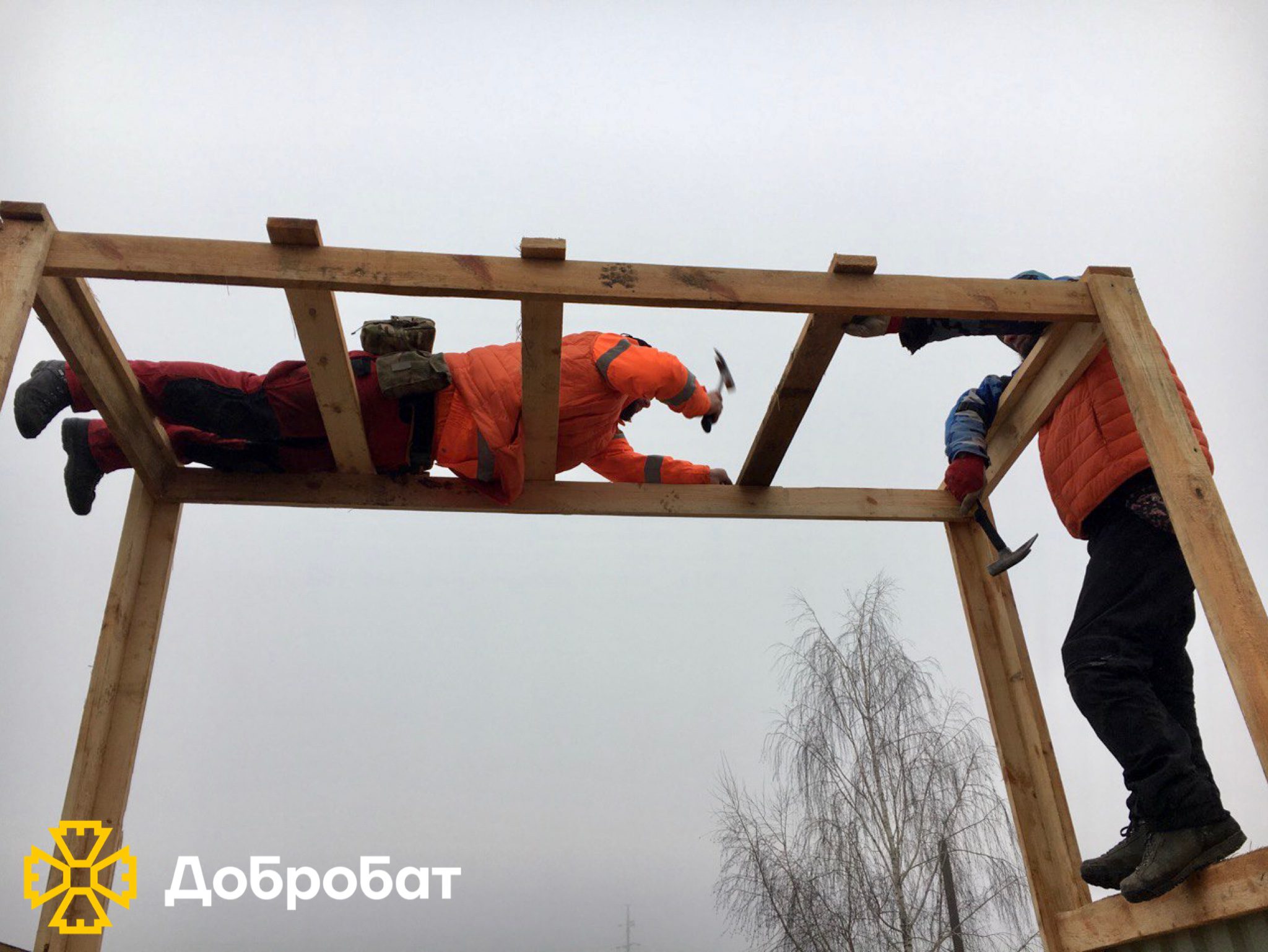 Ладнали домівки, виш, будинок культури, художню школу та розбили завали: про тиждень відбудови «Добробату»
