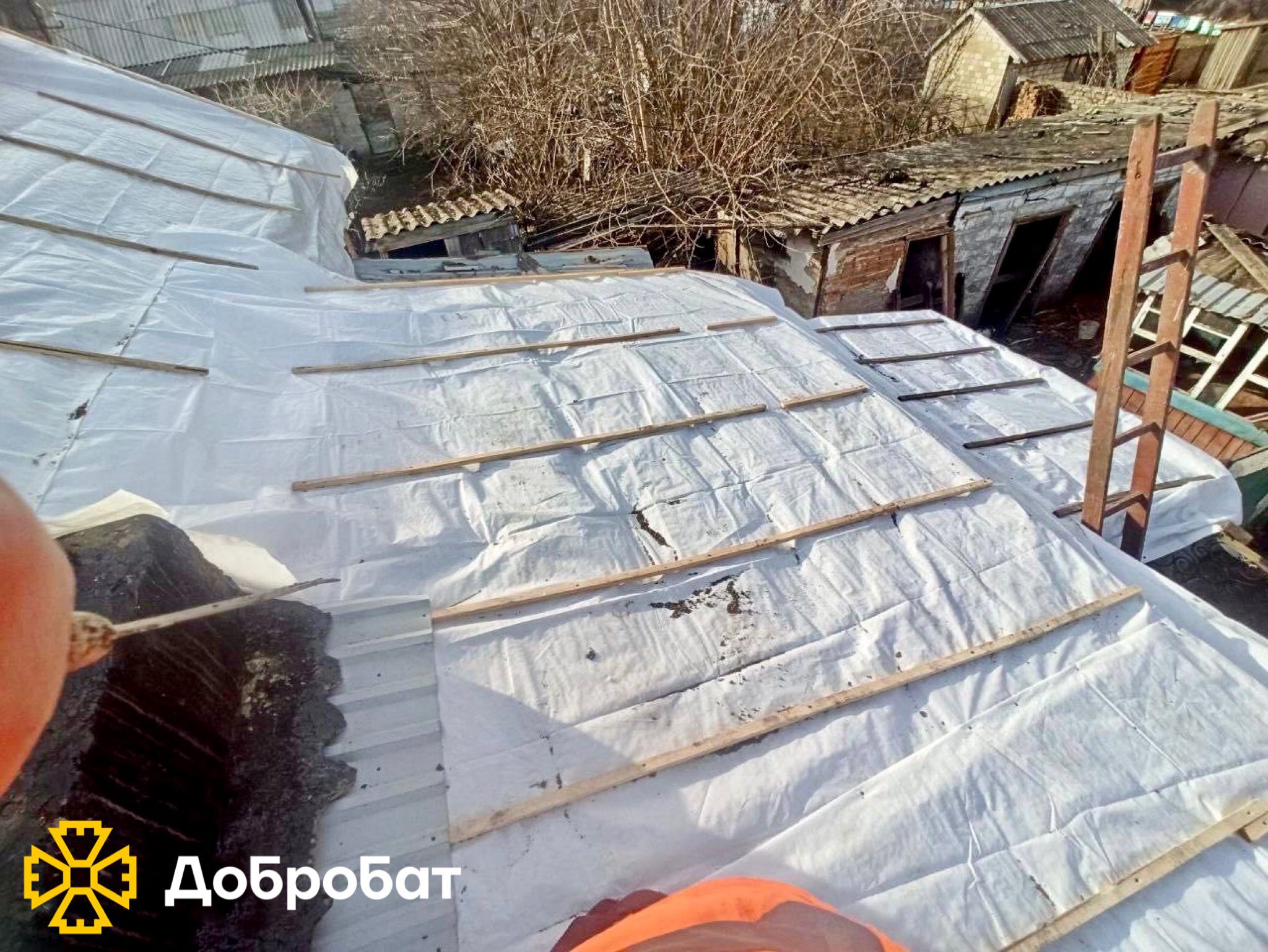 Ладнали домівки, виш, будинок культури, художню школу та розбили завали: про тиждень відбудови «Добробату»