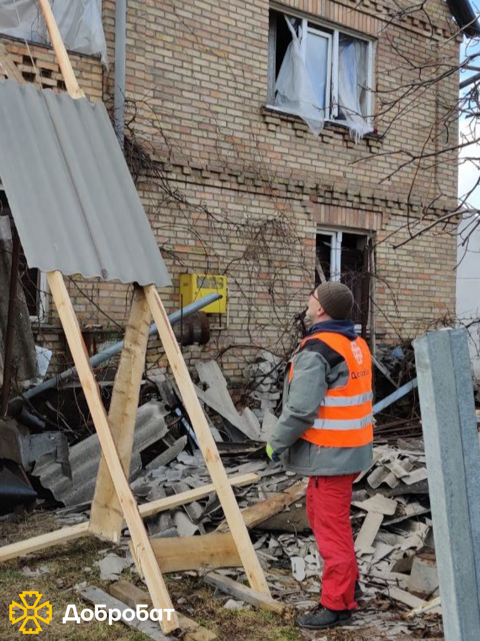 «Добробат» повертає життя в зруйновані домівки українців: звітуємо про зроблене за тиждень, що минув
