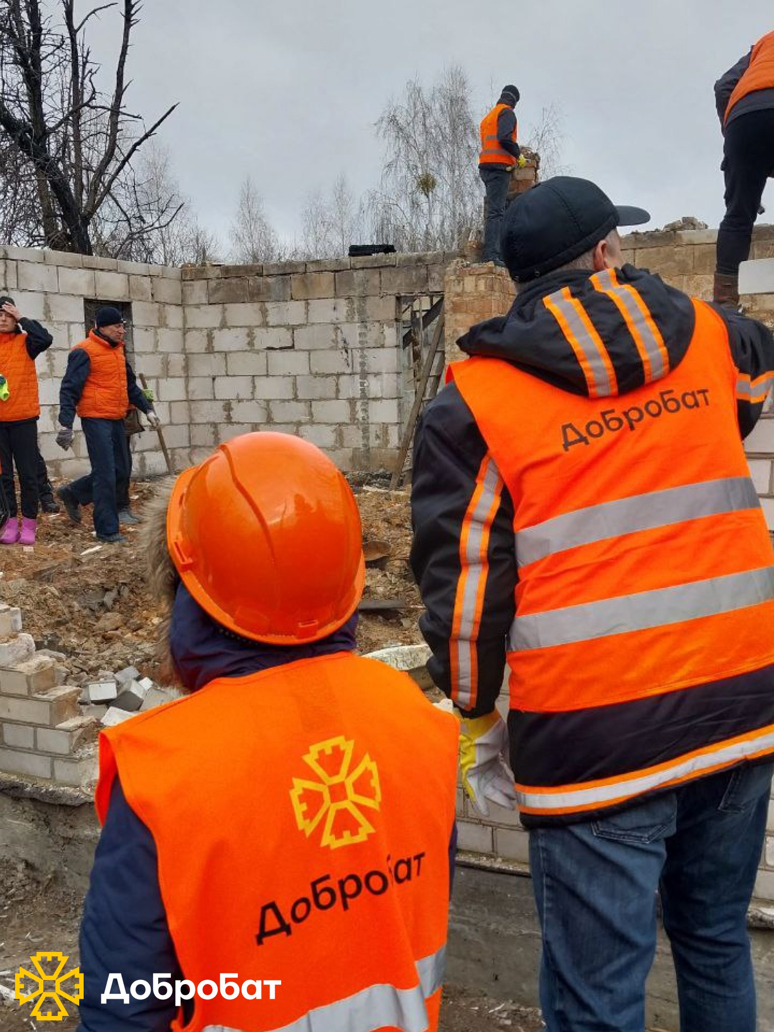 Добробатівська весна стартувала: понад 220 волонтерів долучилися до нагальної відбудови минулого тижня