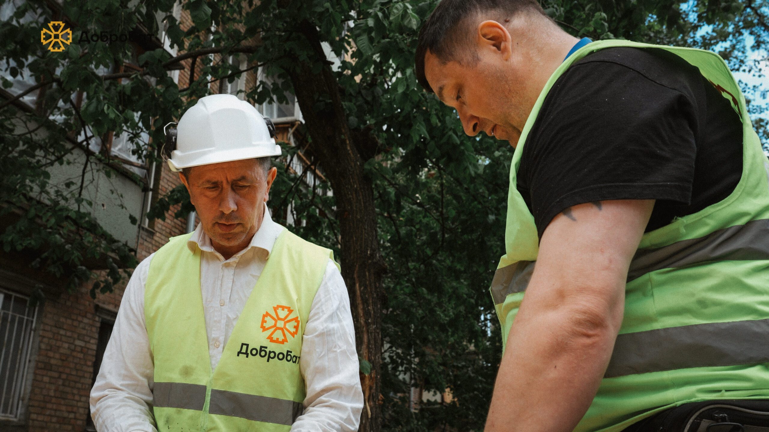 Kyiv: “Dobrobat” restores damaged buildings