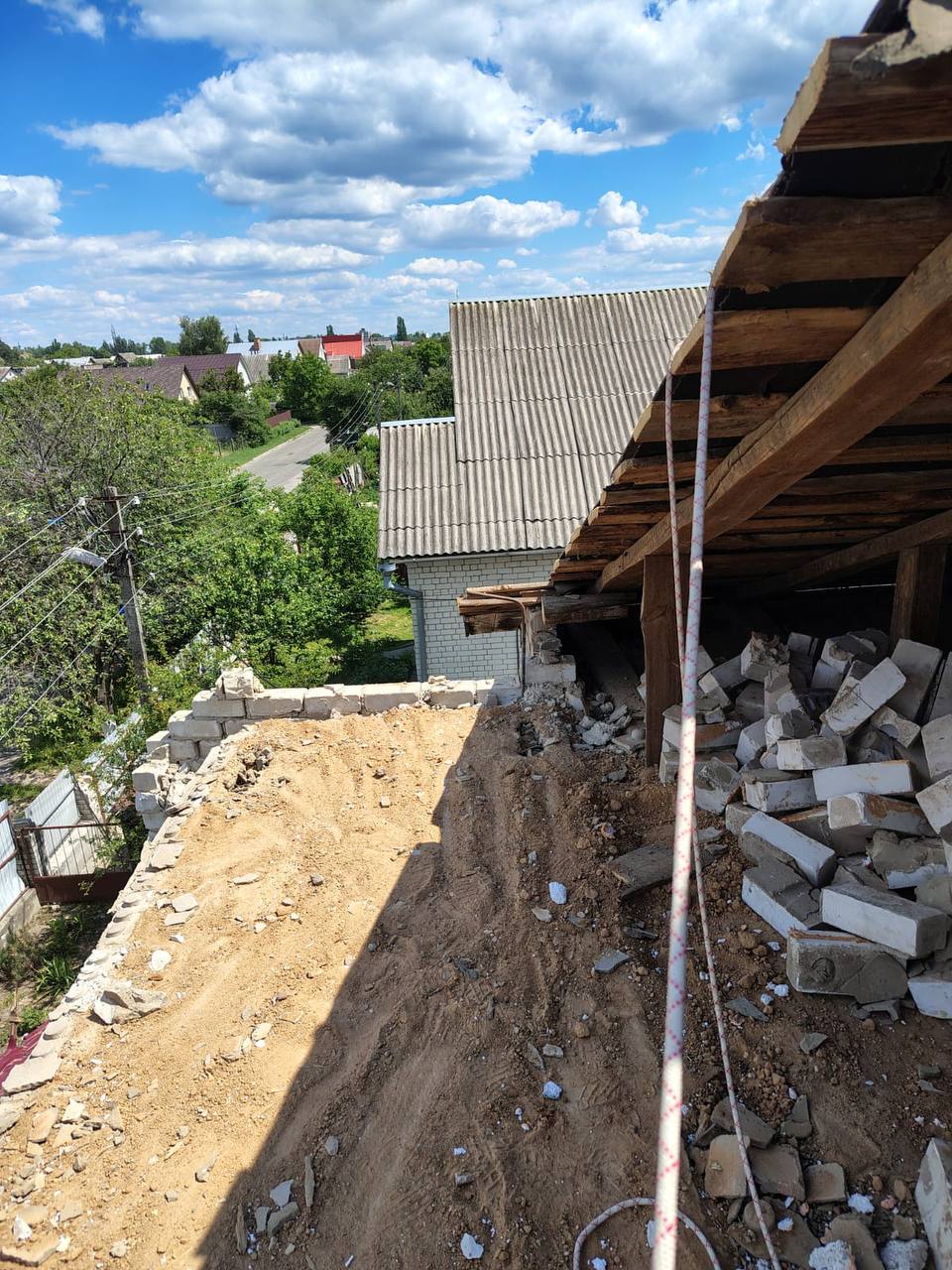 Добробат рятує пошкоджений будинок у Чернігові🔨