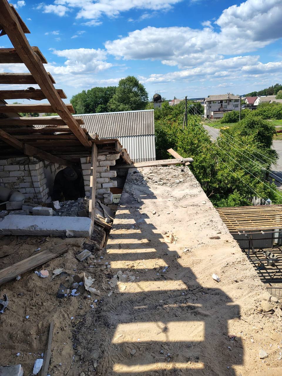 Добробат рятує пошкоджений будинок у Чернігові🔨