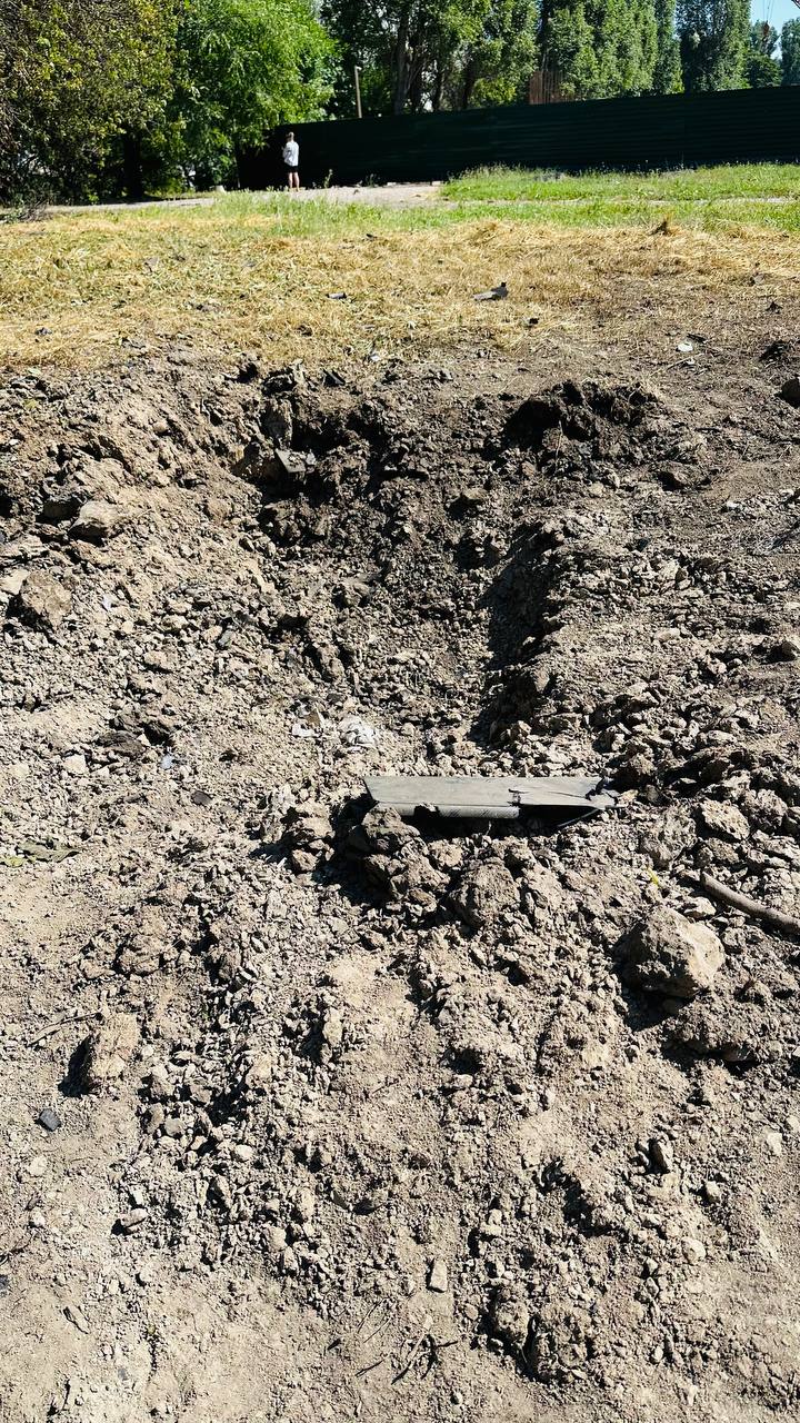 Запоріжжя під обстрілами: «Добробат» зашиває понад 70 вибитих вікон 💔