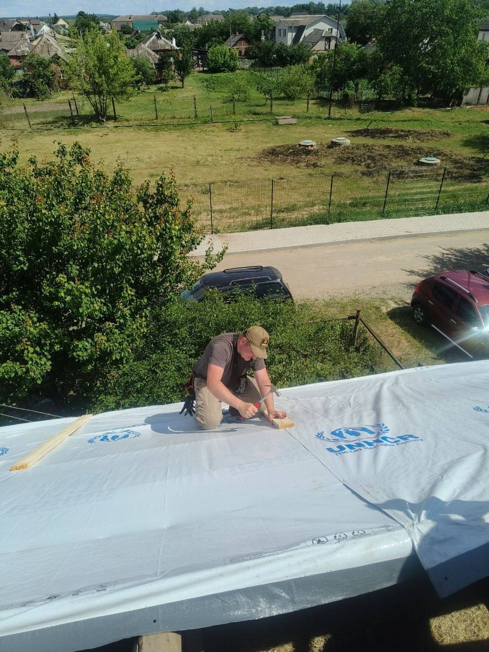 БЕЗ СВІТЛА ТА ВОДИ, АЛЕ В ДІЇ: ЯК «ДОБРОБАТ» РЯТУЄ СУМИ ПІД КАБАМИ